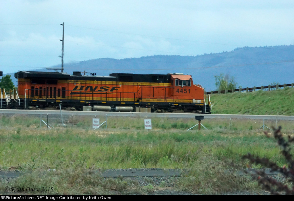 BNSF 4451